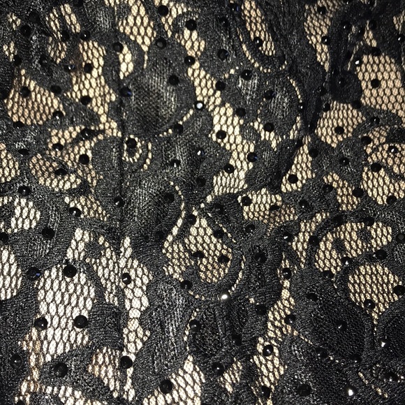 BLACK LACE PROM DRESS WITH TAN UNDERLAY - Picture 4 of 6
